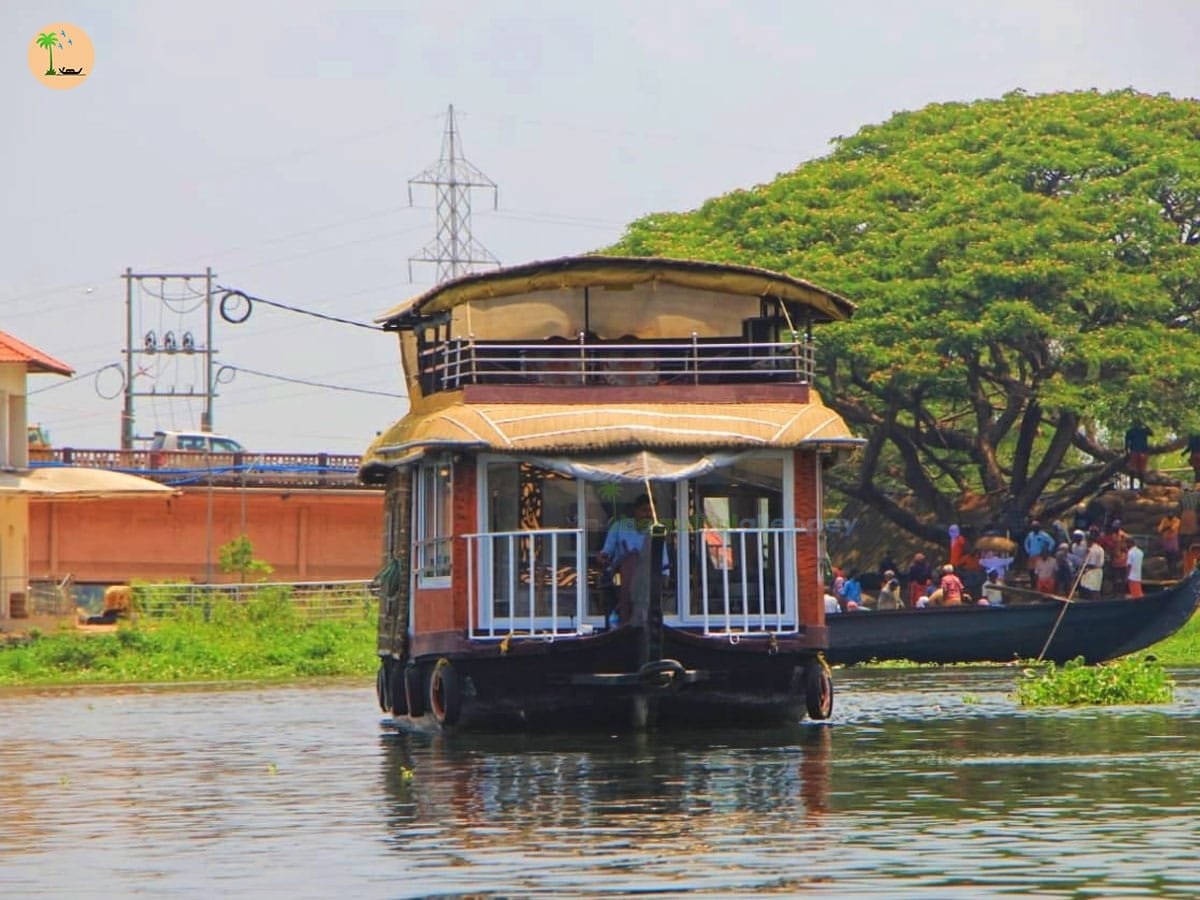Full-View 1 bedroom deluxe houseboat