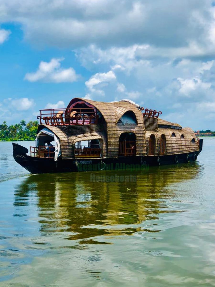 Product-Image-Dream Cruise Dream Cruise DCRU Alleppey Houseboat - Private dual upper decks and traditional interiors