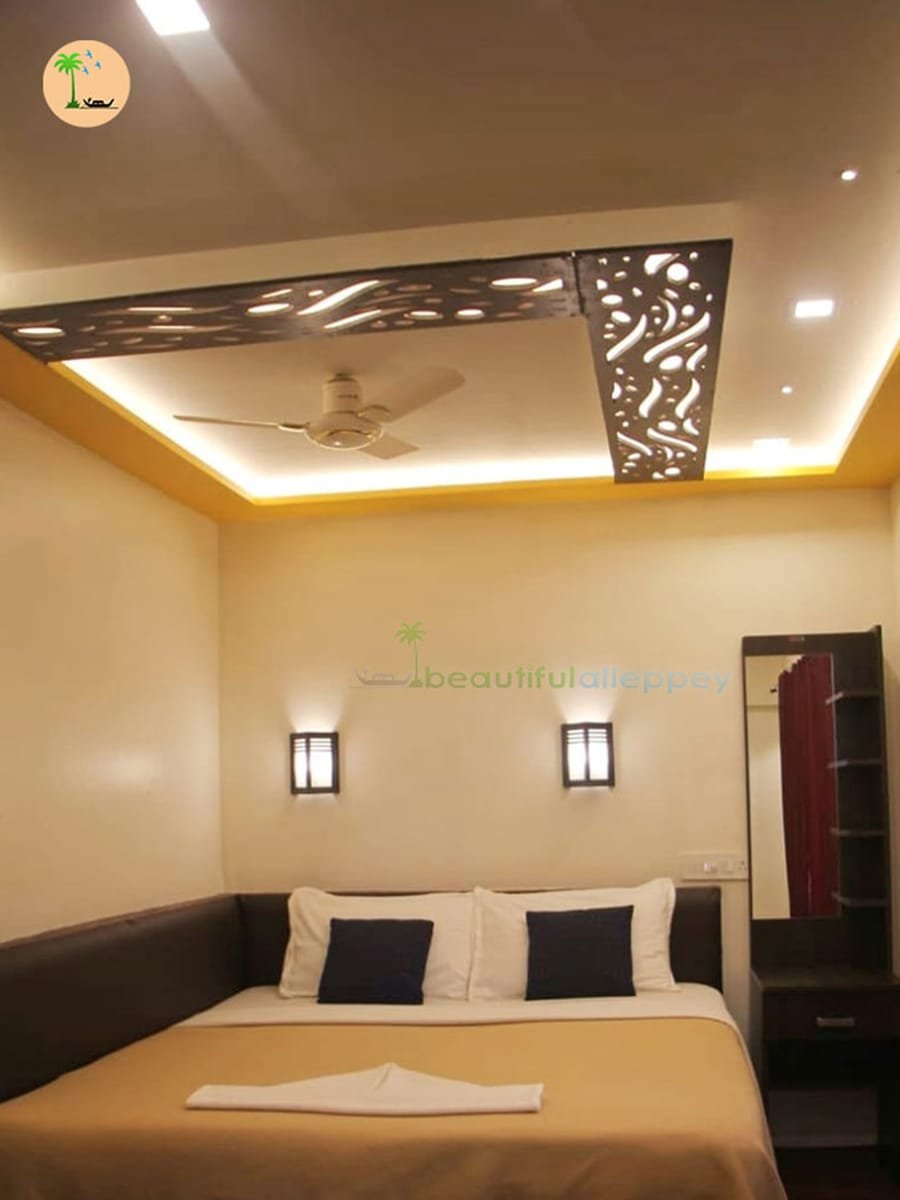 Product-image-dyna01 Dyna DYNA Alleppey Houseboat - Private deluxe 1-bedroom with upper deck view.