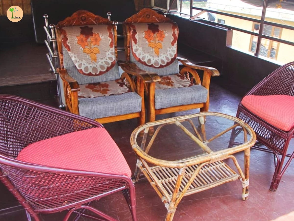Upper-Deck deluxe houseboat alleppey