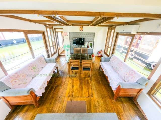 Front Lobby and Dining 1 bedroom A houseboat rates