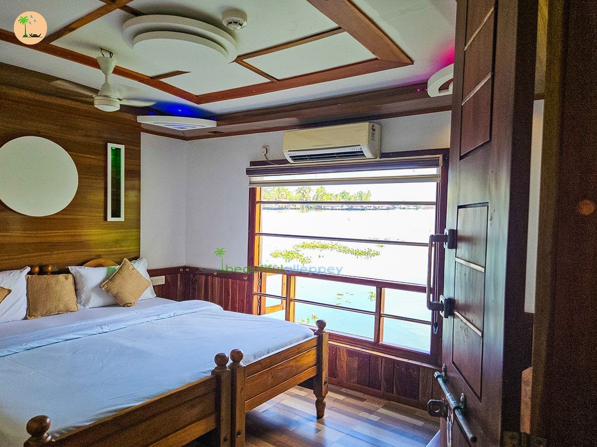 1 Bedroom Premium Houseboat RAJ01 (14) hoseboat in allppey backwater view