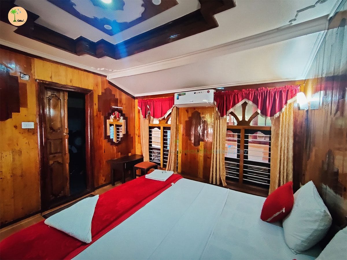 Bedroom_01 alleppey houseboat