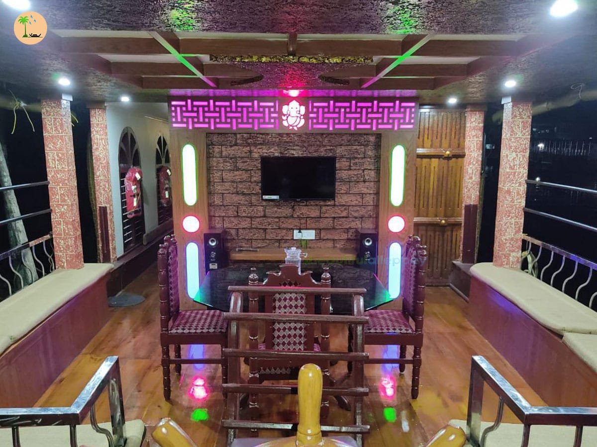 Front-Dining-at-night night at alleppey houseboat