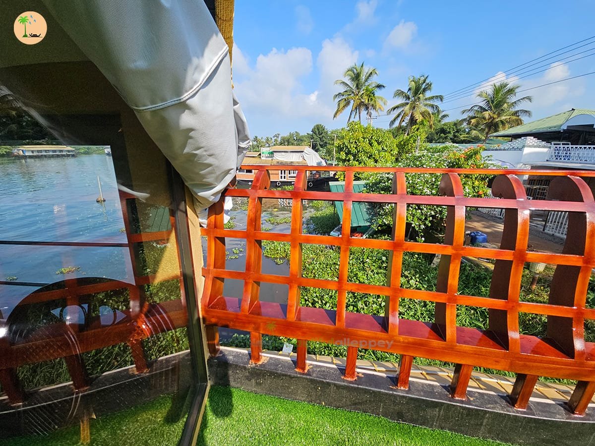 Open-Front-Sun-Deck