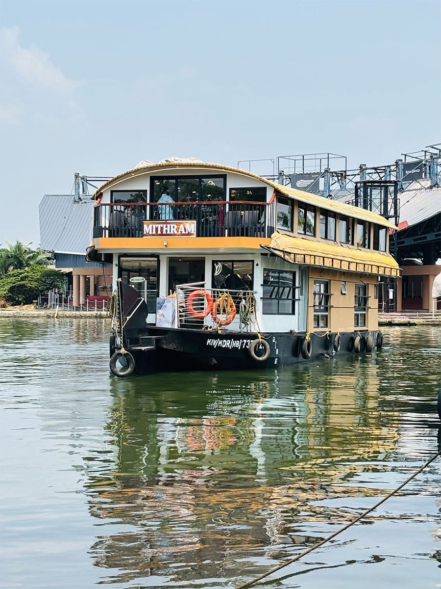 Product-Image-mithram 3 bedroom alleppey houseboat
