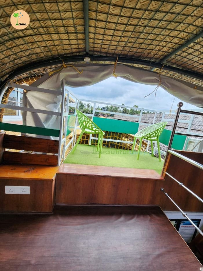 Upper-deck-02bgr01 upper deck in houseboat