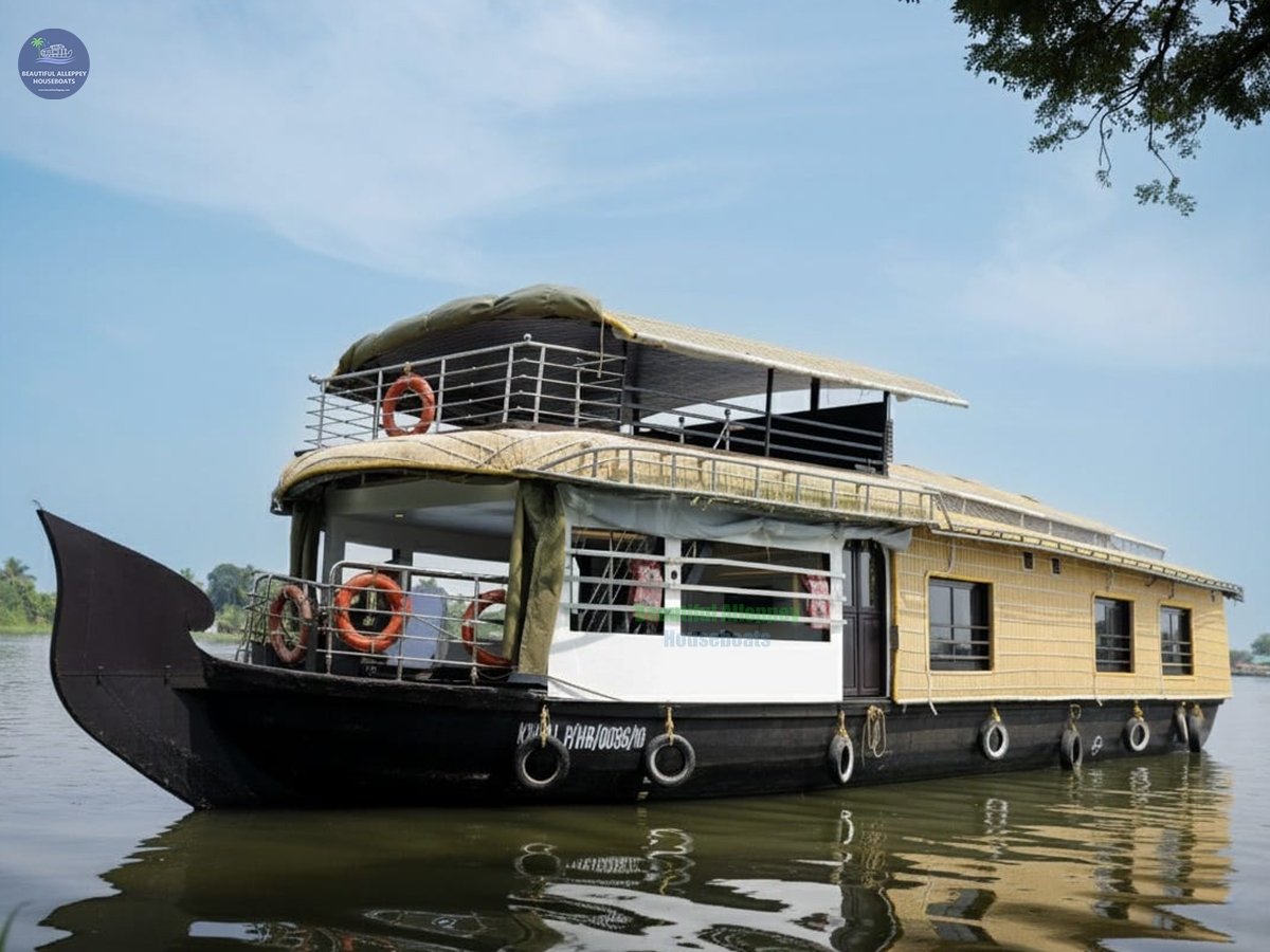 3-bedroom-deluxe-full-view-bnu03u three bedroom deluxe houseboat with upper deck
