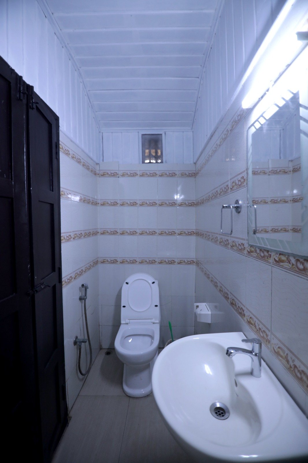 washroom Washroom 3 bedroom houseboatr alleppey