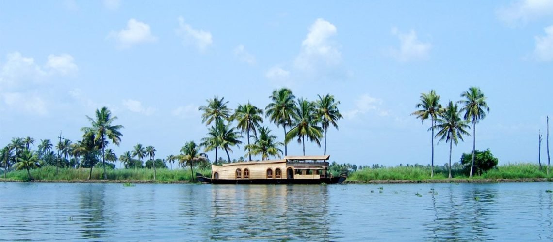 beautifu alleppey houseboat trip in the backwater of alleppey kerala relax in kerala