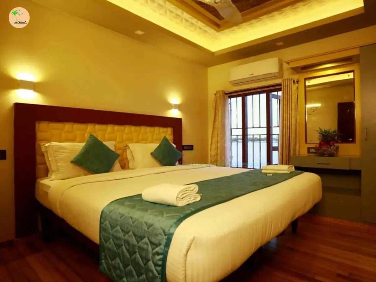 Premium Kerala Houseboat